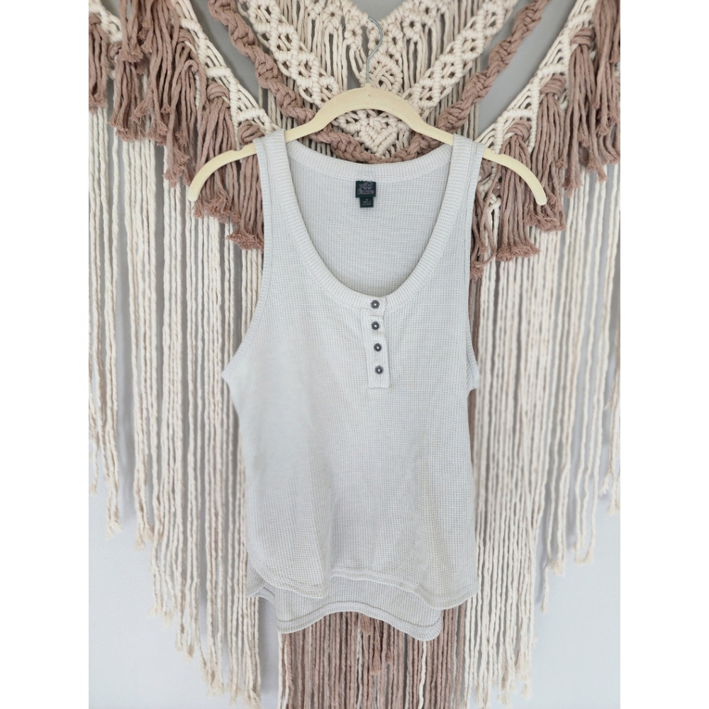 Medium tank top